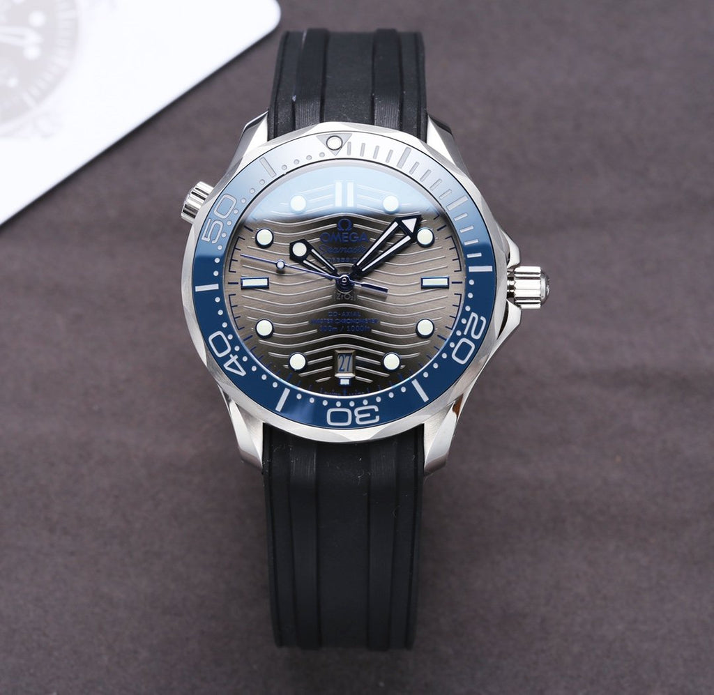 SEAMASTER DIVER 300 GREY DIAL BLACK RUBBER