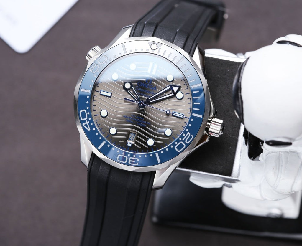 SEAMASTER DIVER 300 GREY DIAL BLACK RUBBER